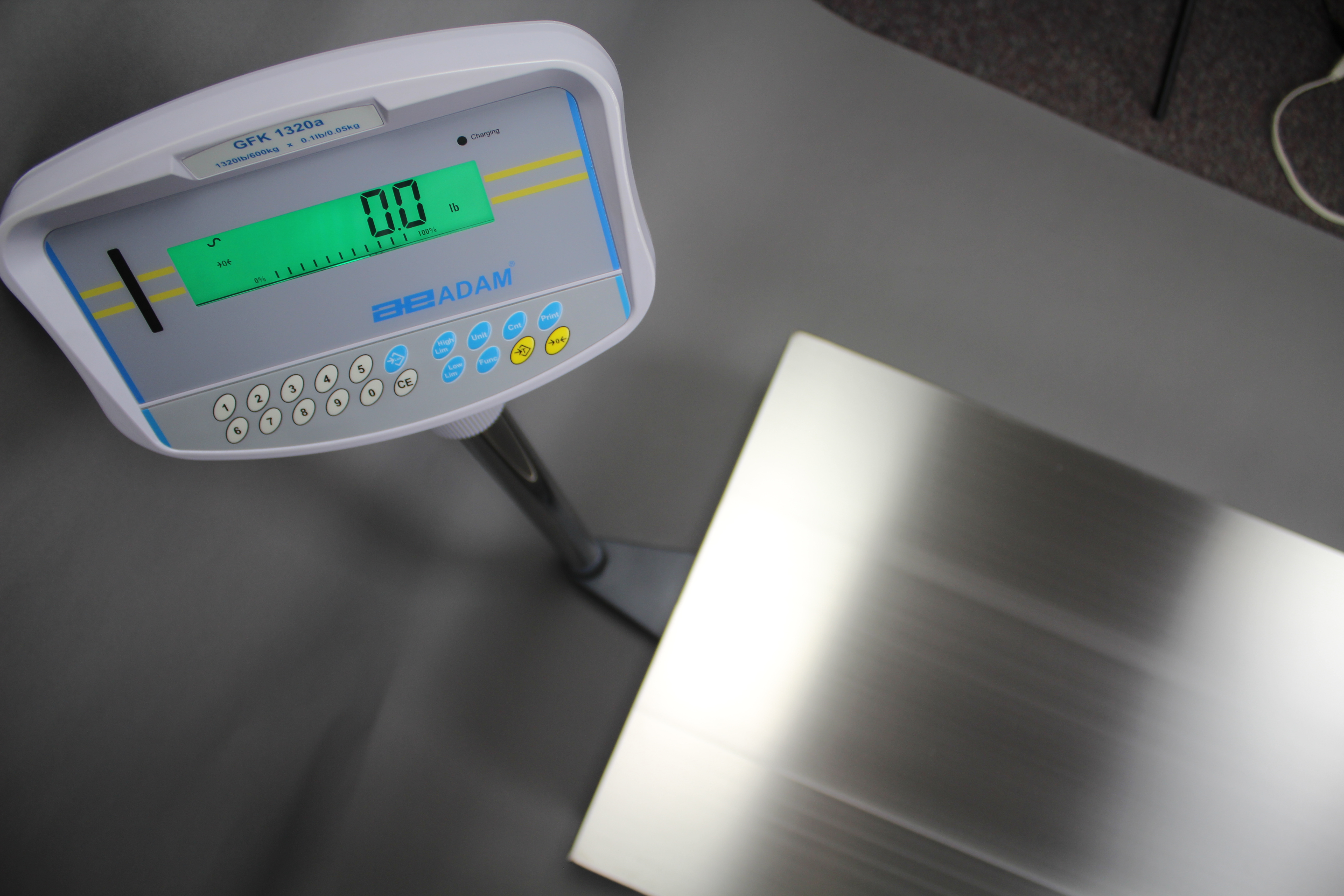 GBK-plus and GFK-plus bench and floor checkweighing scales